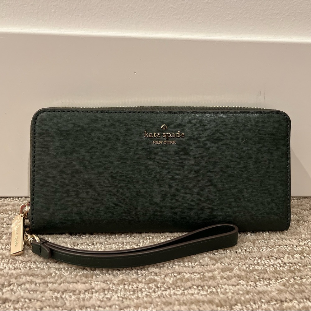 Kate Spade Green Wristlet Wallet